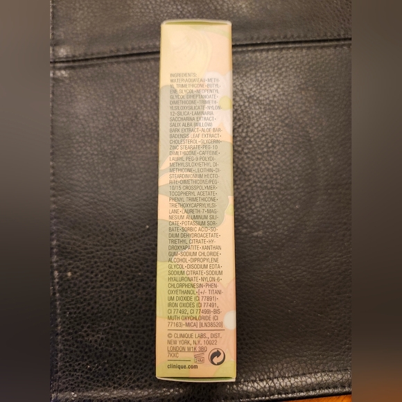 Clinique Stay-Matte Oil-Free Makeup Foundation In 09 Neutral - Picture 2 of 8